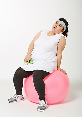 포토 JPG 스튜디오촬영 전신 라이프스타일 여자 다이어트 모션 실내 피곤 한명 들기 사람 앉기 동양인 성인 앞모습 30대 운동 아령 한국인 짐볼 목표 비만 열정 뚱보라이프 성인여자한명만 장년만 장년여자만 장년여자한명만 국내포토 1 감정 뷰포인트 컨셉 건강 인종 내부 생활 장년 몸매 여자만 여자한명만 성인여자만 성인만 파일형식