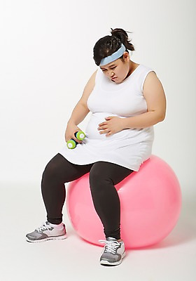 포토 JPG 스튜디오촬영 전신 라이프스타일 여자 다이어트 모션 실내 한명 들기 사람 앉기 동양인 손짓 성인 앞모습 30대 운동 아령 한국인 짐볼 목표 비만 열정 뚱보라이프 성인여자한명만 장년만 장년여자만 장년여자한명만 국내포토 1 감정 뷰포인트 컨셉 건강 인종 내부 생활 장년 몸매 여자만 여자한명만 성인여자만 성인만 파일형식