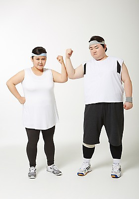 포토 JPG 스튜디오촬영 전신 라이프스타일 커플 여자 남자 허리손 다이어트 모션 실내 서기 사람 동양인 손짓 성인 두명 앞모습 30대 운동 파이팅 한국인 목표 결심 비만 열정 뚱보라이프 장년만 성인만 국내포토 감정 뷰포인트 포즈 컨셉 관계 건강 인종 내부 생활 장년 몸매 파일형식