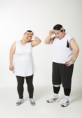 포토 JPG 스튜디오촬영 전신 라이프스타일 커플 여자 남자 허리손 다이어트 모션 실내 피곤 서기 사람 동양인 손짓 성인 두명 앞모습 30대 운동 한국인 목표 비만 땀 열정 닦기 뚱보라이프 장년만 성인만 국내포토 감정 뷰포인트 포즈 컨셉 관계 건강 인종 내부 생활 장년 몸매 파일형식
