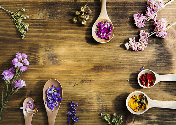 포토 JPG 스튜디오촬영 식물 꽃 꽃백그라운드 실내 사람없음 숟가락 나무바닥 드라이플라워 국내포토 백그라운드 바닥 수저 내부 파일형식