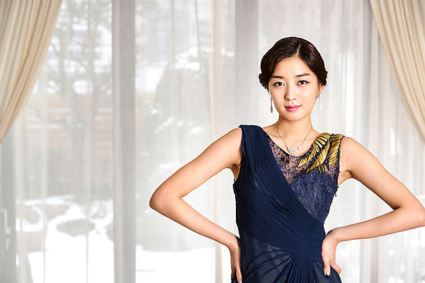 포토 JPG 드레스 여자 실내 한명 사람 동양인 20대 성인 섹시 한국인 커튼 우아함 창가 청년만 청년여자만 청년여자한명만 성인여자한명만 국내포토 1 옷 컨셉 창문 인종 청년 내부 여자만 여자한명만 성인여자만 성인만 파일형식