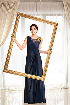 포토 JPG 드레스 여자 프레임 실내 액자틀 틀 한명 서기 사람 동양인 20대 성인 섹시 한국인 커튼 우아함 청년만 청년여자만 청년여자한명만 성인여자한명만 국내포토 1 옷 액자 컨셉 모션 인종 청년 내부 여자만 여자한명만 성인여자만 성인만 파일형식