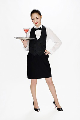 포토 JPG 전신 직업 여자 나비넥타이 쟁반 실내 한명 서기 사람 동양인 성인 섹시 칵테일 일본인 칵테일잔 열정 바텐더 빨간립스틱 여자만 여자한명만 성인여자만 성인만 국내포토 외국인 1 감정 컨셉 술잔 모션 넥타이 주류 인종 내부 파일형식