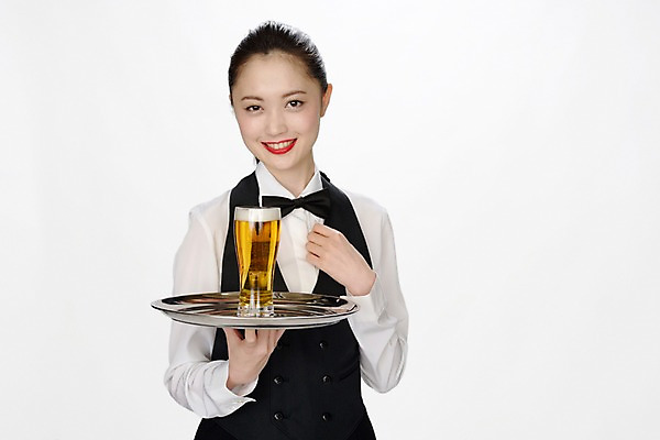 포토 JPG 직업 여자 나비넥타이 맥주 실내 한명 미소 사람 동양인 상반신 성인 섹시 일본인 열정 맥주잔 바텐더 빨간립스틱 여자만 여자한명만 성인여자만 성인만 국내포토 외국인 1 감정 컨셉 술잔 넥타이 주류 표정 인종 내부 파일형식