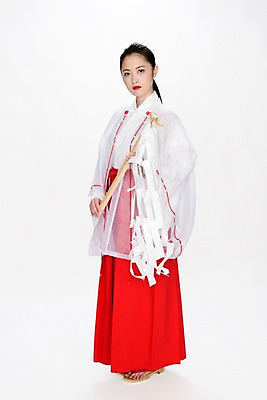 포토 JPG 전신 여자 일본문화 실내 한명 서기 사람 동양인 성인 믿음 막대기 일본인 일본전통 빨간립스틱 무당 여자만 여자한명만 성인여자만 성인만 국내포토 외국인 1 동양문화 전통 감정 외국문화 모션 인종 내부 일본 파일형식