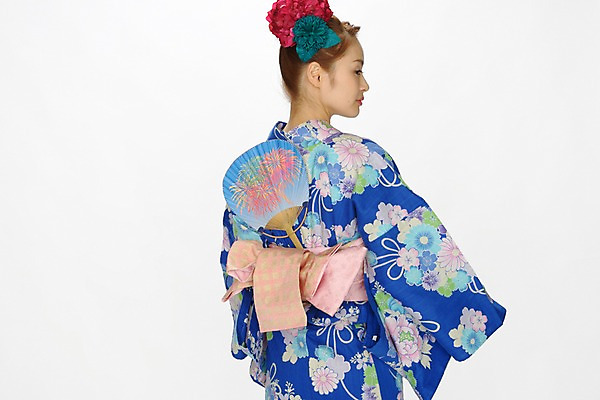 포토 JPG 전통 여자 여유 일본문화 실내 한명 사람 동양인 성인 뒷모습 부채 전통의상 일본인 즐거움 유카타 여자만 여자한명만 성인여자만 성인만 국내포토 외국인 1 동양문화 감정 뷰포인트 외국문화 인종 내부 일본전통의상 파일형식