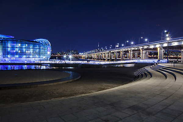 포토 JPG 야경 서울 한국 사람없음 야외 빛 한강 반포대교 가교 세빛섬 국내포토 건축물 아시아 섬 다리_건축물 야간 랜드마크 파일형식 풍경_경치