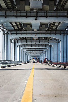 포토 JPG 주간 도로 자동차 서울 한국 풍경 사람없음 야외 한강 반포대교 가교 국내포토 자연요소 건축물 아시아 길 육상교통 교통시설 다리_건축물 랜드마크 파일형식
