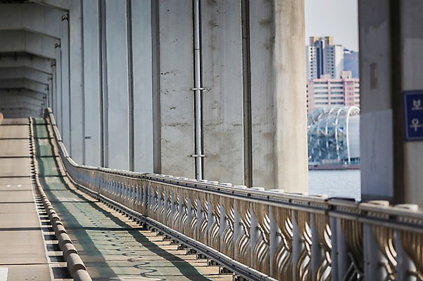 포토 JPG 주간 서울 한국 풍경 사람없음 야외 한강 반포대교 가교 국내포토 자연요소 건축물 아시아 다리_건축물 랜드마크 파일형식
