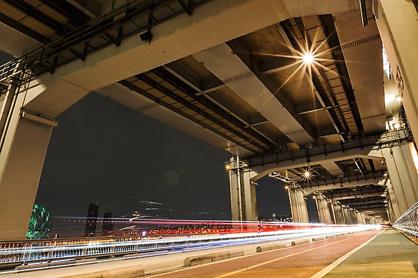 포토 JPG 도로 야경 자동차 하늘 서울 한국 사람없음 야외 빛 한강 반포대교 잔상 가교 국내포토 건축물 아시아 길 육상교통 교통시설 다리_건축물 야간 랜드마크 파일형식 풍경_경치