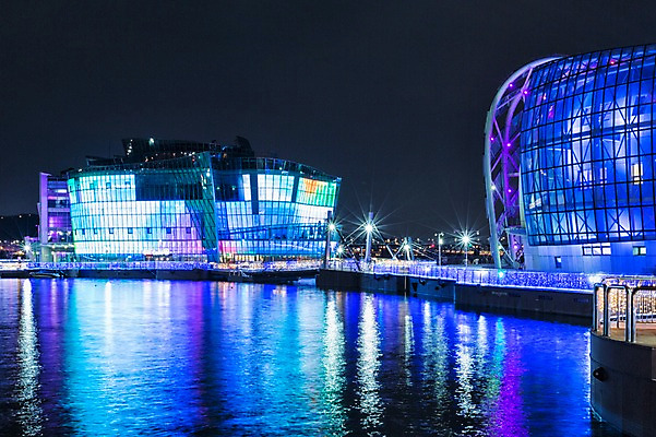 포토 JPG 건축물 야경 하늘 서울 한국 사람없음 야외 빛 강 반사 한강 반포대교 세빛섬 국내포토 건축 아시아 섬 다리_건축물 야간 랜드마크 파일형식 풍경_경치