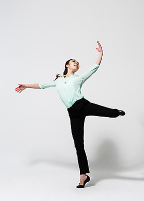 포토 JPG 스튜디오촬영 전신 여자 비즈니스 모션 팔벌리기 실내 한명 서기 사람 동양인 손짓 20대 성인 앞모습 운동복 한국인 춤 직장인 비즈니스우먼 손뻗기 다리들기 여자만 여자한명만 성인여자만 청년만 청년여자만 성인한명만 청년여자한명만 성인여자한명만 성인만 국내포토 직업 1 옷 뷰포인트 문화예술 인종 청년 내부 파일형식