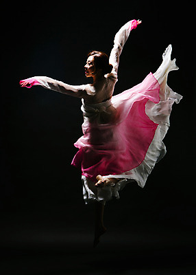 포토 JPG 스튜디오촬영 전신 한국전통 응시 여자 모션 팔벌리기 실내 한명 서기 사람 동양인 손짓 20대 성인 뒷모습 어둠 한국인 춤 한복 한국무용 손뻗기 다리들기 여자만 여자한명만 성인여자만 청년만 청년여자만 성인한명만 청년여자한명만 성인여자한명만 성인만 국내포토 1 전통 시선 뷰포인트 문화예술 한국 인종 청년 내부 전통의상 전통무용 파일형식