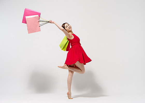 포토 JPG 스튜디오촬영 전신 원피스 여자 컬러 모션 맨발 실내 한명 서기 미소 들기 사람 동양인 20대 성인 옆모습 빨간색 쇼핑 쇼핑백 한국인 춤 다리들기 여자만 여자한명만 성인여자만 청년만 청년여자만 성인한명만 청년여자한명만 성인여자한명만 성인만 국내포토 1 옷 뷰포인트 가방 발 문화예술 표정 인종 청년 내부 파일형식