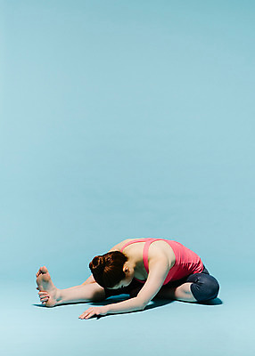 포토 JPG 스튜디오촬영 전신 여자 엎드리기 요가 모션 맨발 실내 한명 사람 앉기 동양인 20대 성인 운동복 운동 스트레칭 한국인 여자만 여자한명만 성인여자만 청년만 청년여자만 성인한명만 청년여자한명만 성인여자한명만 성인만 국내포토 1 웰빙 옷 발 건강 인종 청년 내부 파일형식