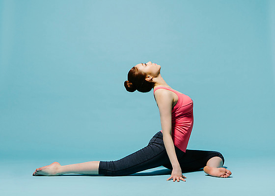 포토 JPG 스튜디오촬영 전신 응시 여자 요가 모션 맨발 실내 한명 사람 앉기 동양인 손짓 20대 성인 옆모습 운동복 운동 한국인 여자만 여자한명만 성인여자만 청년만 청년여자만 성인한명만 청년여자한명만 성인여자한명만 성인만 국내포토 1 웰빙 시선 옷 뷰포인트 발 건강 인종 청년 내부 파일형식