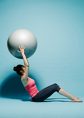 포토 JPG 스튜디오촬영 전신 여자 요가 모션 맨발 실내 한명 들기 사람 동양인 20대 성인 옆모습 운동복 운동 스트레칭 한국인 짐볼 여자만 여자한명만 성인여자만 청년만 청년여자만 성인한명만 청년여자한명만 성인여자한명만 성인만 국내포토 1 웰빙 옷 뷰포인트 발 건강 인종 청년 내부 파일형식