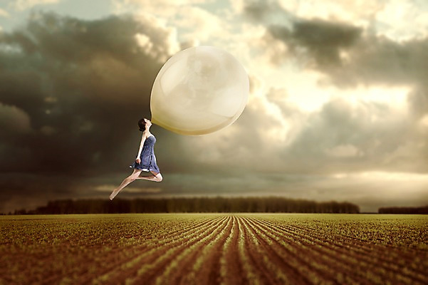 JPG 구름 편집이미지 여자 여유 하늘 한명 사람 동양인 풍경 성인 한국인 자유 껌 디지털합성 풍선 설레임 공중부양 디지털아트 여자만 여자한명만 성인여자만 성인만 편집실사 자연요소 1 감정 컨셉 인종 CG 파일형식