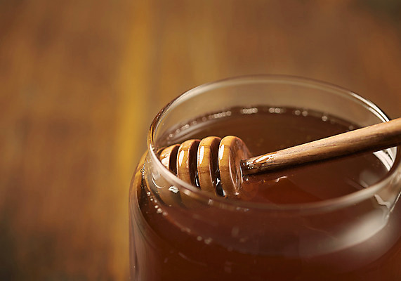 포토 JPG 스튜디오촬영 음식 백그라운드 유리병 실내 사람없음 꿀 꿀단지 벌꿀 허니디퍼 국내포토 병_용기 내부 도구 파일형식