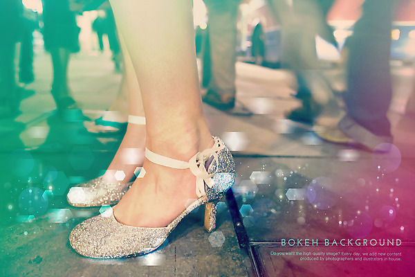 PSD 편집이미지 여자 구두 백그라운드 포토일러 거리 서기 사람 여러명 신체부위 하반신 다리 원형 여성화 보케 육각형 여자만 이미지편집 도형 다수 신발 모션 파일형식