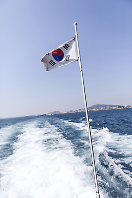 포토 JPG 주간 물결 자연 하늘 날리기 한국 풍경 사람없음 야외 제주도 국기 태극기 삼일절 광복절 국내포토 자연요소 아시아 모션 공휴일 국경일 생태계 파일형식