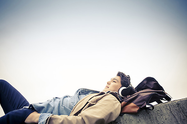 포토 JPG 주간 라이프스타일 남자 여유 음악 바다 맨라이프 여행 모션 하늘 휴식 한국 한명 사람 동양인 상반신 20대 성인 야외 눕기 제주도 눈감음 헤드셋 듣기 한국인 자유 남자만 남자한명만 성인남자만 청년만 청년남자만 청년남자한명만 성인한명만 성인남자한명만 성인만 국내포토 자연요소 1 감정 아시아 음향기기 컨셉 문화예술 인종 청년 생활 헤드폰 파일형식