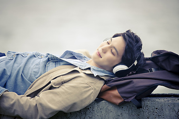 포토 JPG 주간 라이프스타일 남자 여유 음악 맨라이프 여행 가방 노래 모션 휴식 한국 한명 사람 동양인 상반신 20대 성인 야외 옆모습 눕기 제주도 눈감음 헤드셋 듣기 한국인 자유 남자만 남자한명만 성인남자만 청년만 청년남자만 청년남자한명만 성인한명만 성인남자한명만 성인만 국내포토 자연요소 1 잡화 감정 아시아 뷰포인트 음향기기 컨셉 문화예술 인종 청년 생활 헤드폰 파일형식