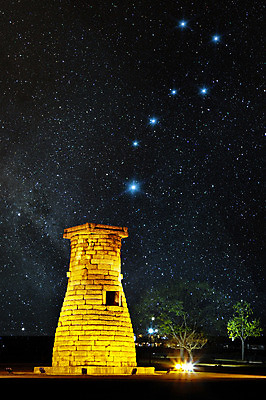 JPG 편집이미지 별 백그라운드 사람없음 3D 우주 화려 신비 디지털합성 은하수 첨성대 북두칠성 디지털아트 이미지편집 편집3D 자연요소 컨셉 자연 경주_경상북도 국보 파일형식