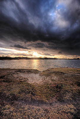 포토 JPG 해외이미지 나무 구름 계절 공원 호수 자연 하늘 날씨 풍경 사람없음 야외 물 빛 컬러풀 반사 봄 달력 가을 시골 연못 개울 폭풍 폭풍우 현재 해외202004 해외포토 자연요소 식물 공공시설 컬러 컨셉 강 비_날씨 자연재해 생태계 파일형식 이미지허브