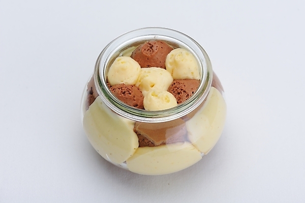 포토 JPG 해외이미지 실내 사람없음 한개 흰배경 푸딩 해외202004 해외포토 1 백그라운드 디저트 내부 흰색 파일형식 이미지허브