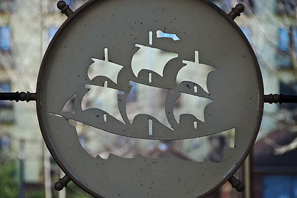 포토 JPG 해외이미지 항해 사람없음 금속 바퀴 철 대문 더블린 해외202004 해외포토 배_교통 재질 문 아일랜드 파일형식 이미지허브