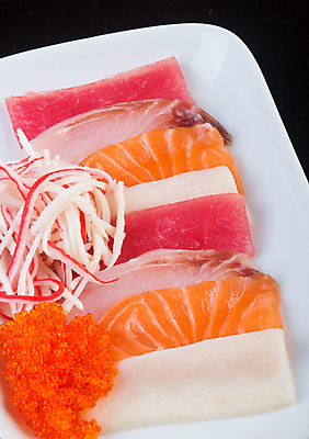 포토 JPG 해외이미지 전통 접시 아시아 음식 조각 백그라운드 새우 건강 어류 동양인 사람없음 빨간색 세트 일본 식사 저녁식사 여러개 초밥 회 흰색 신선 맛 혼합 고추냉이 참치 해산물 날것 문어 연어 모음 점심식사 해외202004 해외포토 식기 나라 컬러 다수 컨셉 연체동물 갑각류 인종 한글 수중동물 양념 일본음식 파일형식 이미지허브