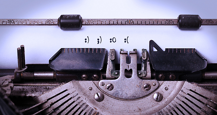 포토 JPG 해외이미지 종이 컨셉 텍스트 통신 미소 타이포그라피 사람없음 단어 금속 검은색 쪽지 기계 장비 수확 골동품 흰색 클래식 편지 향수 오브젝트 부식 복고 타자기 타입 구식 그런지 옛날 레터링 해외202004 해외포토 문자 컬러 농업 재질 표정 화장품 파일형식 이미지허브