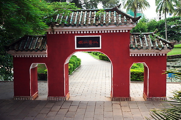 포토 JPG 해외이미지 전통 아시아 종교 문화 여행 불교 건축양식 미술 동양인 사람없음 장식 빨간색 문 중국 사찰 역사 신비 해외202004 해외포토 건축 나라 컬러 컨셉 종교건축 문화예술 인종 파일형식 이미지허브