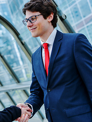 포토 JPG 해외이미지 백인 직업 라이프스타일 손 행복 2 회사 비즈니스 졸업 성공 협력 노동자 악수 한명 사람 야외 거래 만남 흰색 인사 도시 업무 비즈니스맨 비즈니스우먼 계약 약속 긍정 떨림 정중 해외202004 해외포토 서양인 1 여자 교육 남자 감정 컬러 컨셉 모션 손짓 생활 신체부위 예절 작업 직장인 파일형식 이미지허브