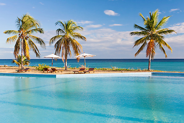 포토 JPG 해외이미지 나무 바다 우산 하늘 휴가 수영장 손바닥 사람없음 야외 물 파란색 당구 양산 코코넛 석호 마다가스카르 이국적 터키석 파라다이스 해외202004 해외포토 자연요소 식물 손 컬러 과일 구기 보석 파일형식 이미지허브