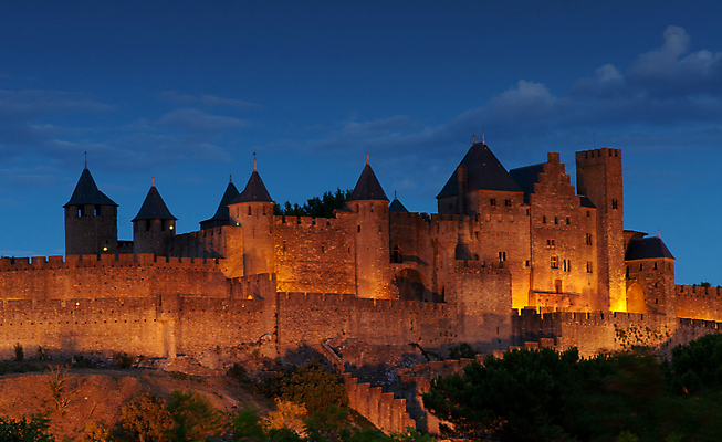 포토 JPG 해외이미지 건축양식 풍경 사람없음 야외 건물 빛 마을 프랑스 성 야간 성벽 파리_프랑스 해외202004 해외포토 자연요소 건축물 건축 유럽 파일형식 이미지허브