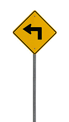 포토 JPG 해외이미지 도로 교통시설 거리 안전 사람없음 노란색 검은색 흰색 변화 위험 방향 심볼 사인 흰배경 도로표지판 경고문 고립 되감기 카피스페이스 해외202004 해외포토 길 컬러 백그라운드 교통 컨셉 경고 공백 표지판 시설 파일형식 이미지허브