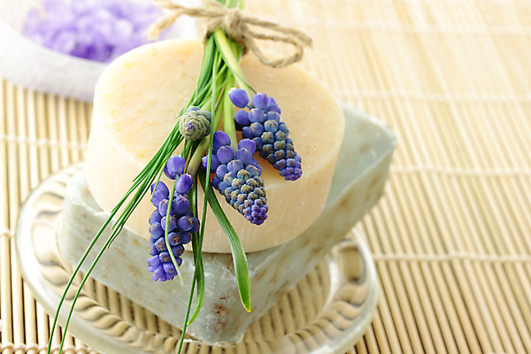 포토 JPG 해외이미지 식물 꽃 백그라운드 꽃무늬 신체 자연 휴식 주택 건강 사람없음 치료 위생용품 보라색 스파 목욕 흰색 시골 마사지 바 빨래 허브 제비꽃 향수 순수 유기농 향기 아로마 소금 비누 아로마테라피 내추럴 돌봄 샤워실 위생관리 핸드메이드 해외202004 해외포토 웰빙 컬러 생활용품 컨셉 가사 무늬 의학 모션 관리 건물 청결 화장품 생태계 냄새 테라피 샤워시설 파일형식 이미지허브