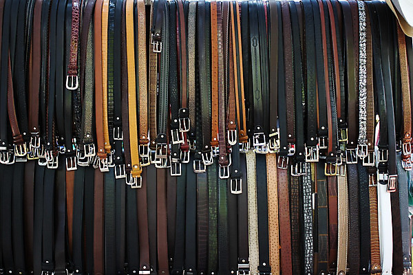 포토 JPG 해외이미지 디자인 옷 종류 사람없음 가로 쇼핑 갈색 노란색 유행 세일 상점 금속 검은색 벨트 시장 황금 우아함 선택 가죽 수집 오브젝트 모음 소매 분양 스트랩 스타일 해외202004 해외포토 잡화 컬러 컨셉 재질 부동산 한글 파일형식 이미지허브