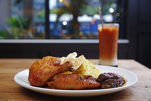 포토 JPG 해외이미지 음식 고추 밥 요리 사람없음 식당 얼음 치킨 소고기 우유 뜨거움 말레이시아 해외202004 해외포토 자연요소 아시아 채소 유제품 육류 상점 닭고기요리 파일형식 이미지허브