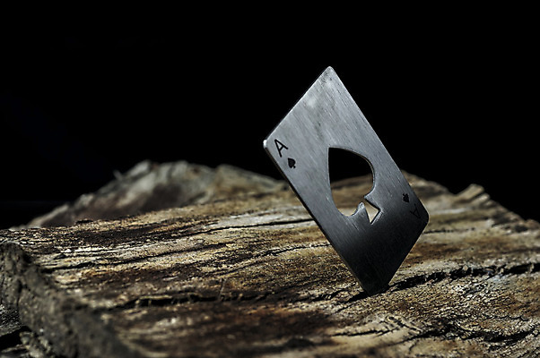 포토 JPG 해외이미지 돈 놀이 사람없음 경제 수확 게임 우승 신용카드 그룹 도박 위험 카지노 기회 포커 곤봉 해외202004 해외포토 스포츠용품 컨셉 농업 금융 최고 트럼프 재산 파일형식 이미지허브