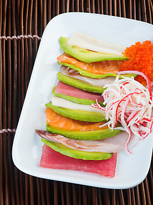 포토 JPG 해외이미지 전통 접시 아시아 음식 조각 백그라운드 새우 건강 어류 동양인 사람없음 빨간색 세트 일본 식사 저녁식사 여러개 초밥 회 흰색 신선 맛 혼합 고추냉이 참치 해산물 날것 문어 연어 모음 점심식사 해외202004 해외포토 식기 나라 컬러 다수 컨셉 연체동물 갑각류 인종 수중동물 양념 일본음식 파일형식 이미지허브