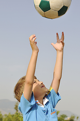 포토 JPG 해외이미지 손 디자인 스포츠 공 휴가 건강 한명 사람 야외 게임 클립 조준 단절 엘리먼트 여의주 해외202004 해외포토 1 놀이 신체부위 파일형식 이미지허브