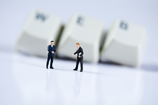 포토 JPG 해외이미지 회의 협력 실내 대화 사람없음 아웃포커스 금융 웹 키보드 비즈니스맨 토론 흰배경 금융비즈니스 인물미니어처 해외202004 해외포토 남자 백그라운드 인터넷 비즈니스 촬영기법 말하기 내부 경제 미니어처 흰색 직장인 파일형식 이미지허브