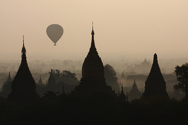 포토 JPG 해외이미지 전통 실루엣 아시아 종교 여행 불교 건축양식 동양인 풍경 사람없음 일출 탑 새벽 사찰 원주민 풍선 미얀마 사당 사리탑 옛날 해외202004 해외포토 자연요소 건축물 건축 나라 종교건축 촬영기법 인종 노을 아프리카인 파일형식 이미지허브