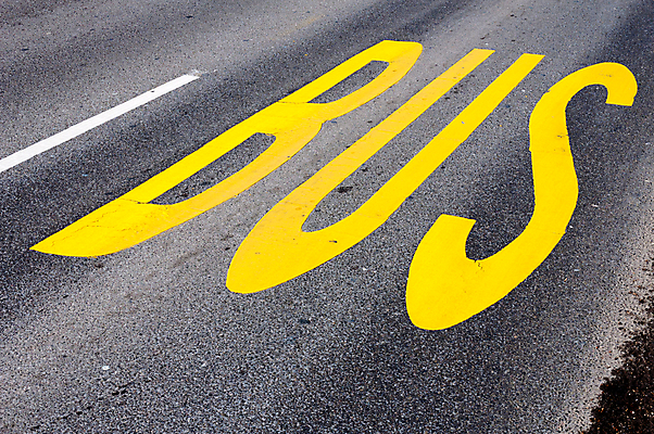 포토 JPG 해외이미지 도로 여행 비즈니스 텍스트 교통시설 표면 거리 버스 바닥 사람 사람없음 야외 가로 단어 노란색 우주 정보 도시 기다림 중앙 역 주차 땅 편지 배열 도착 심볼 사인 출퇴근 장면 크로아티아 그만 떠남 방식 부족함 해외202004 해외포토 문자 유럽 길 육상교통 컬러 교통 컨셉 모션 대중교통 시설 파일형식 이미지허브