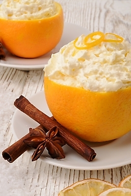 포토 JPG 해외이미지 접시 음식 오렌지 과일 휴가 아이스크림 디저트 사람없음 산타클로스 숟가락 냉동 얼음 추위 튀김 소용돌이 신선 사발 달콤 매끈함 크림 토핑 깊이 바닐라 시나몬 해외202004 해외포토 자연요소 식기 크리스마스 수저 회오리 감각 사기그릇 맛 파일형식 이미지허브