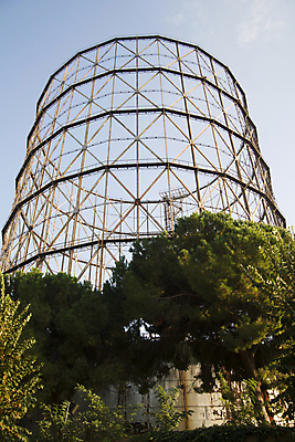 포토 JPG 해외이미지 산업 건축양식 풍경 사람없음 탑 금속 이탈리아 원형 위험 로마 탱크 가스 옛날 철강 해외202004 해외포토 도형 건축물 건축 유럽 컨셉 재질 파일형식 이미지허브
